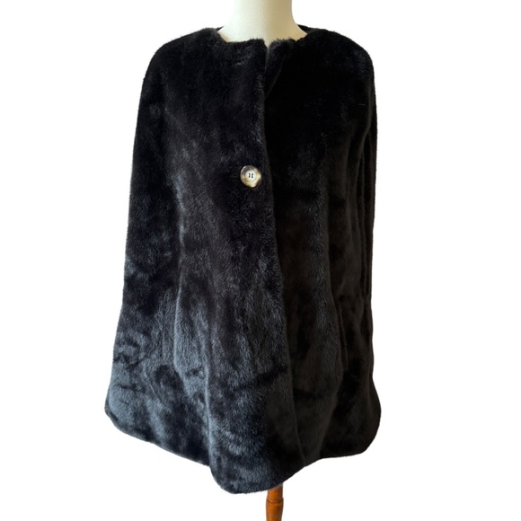 PRETTY RUGGED TS LUXE PONCHO FAUX FUR MINK WATERPROOF SATINTEX COZY ARM SLITS OS - Picture 2 of 12